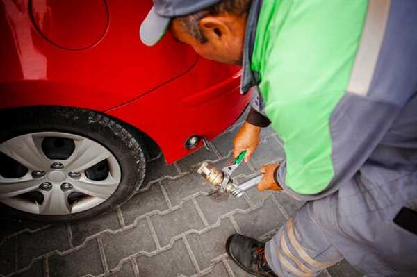 Componentes que requieren mantenimiento frecuente en coches de pista